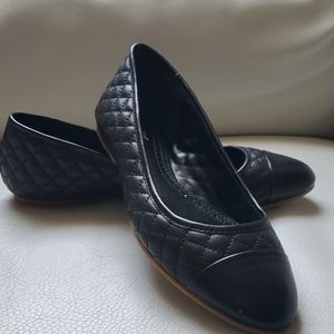 Brooksbrothers flats shoes.